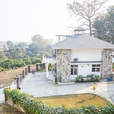 Lazy Fox Hideout - Panoramic View Cottage 데라둔 외부 사진